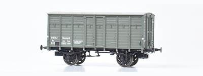 19-DK-872415 - H0 - Gedeckte Güterwagen QB 532 mit Handbremse, OKMJ, Ep. III